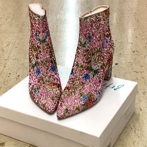 BETSEY JOHNSON ANKLE BOOTIES💖🎀